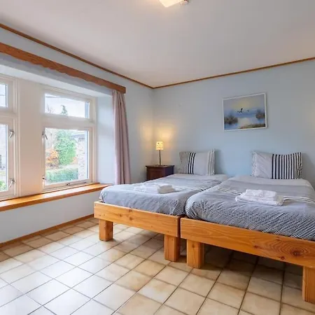 Nyaraló Berismenil Gardens Large With Indoor Swimming Pool And Jacuzzi *