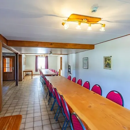 Berismenil Gardens Large With Indoor Swimming Pool And Jacuzzi *