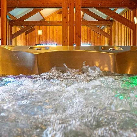 Berismenil Gardens Large With Indoor Swimming Pool And Jacuzzi Nyaraló La-Roche-en-Ardenne